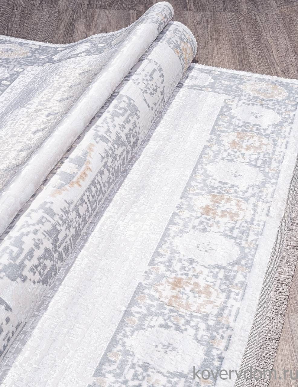 Ковер CAPRICE 8560 в дизайне